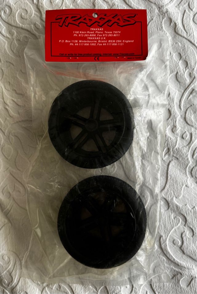 Ruedas RC marca Traxxas escala 1/8