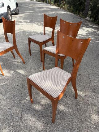 Eleganti sedie da pranzo in legno di ciliegio