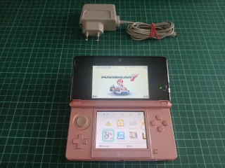 Nintendo 3DS Rosa + Pokemon Omega Ruby + MarioKart7