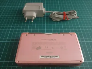 Nintendo 3DS Rosa + Pokemon Omega Ruby + MarioKart7