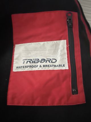 Cazadora deportiva roja mujer. Senderismo. 