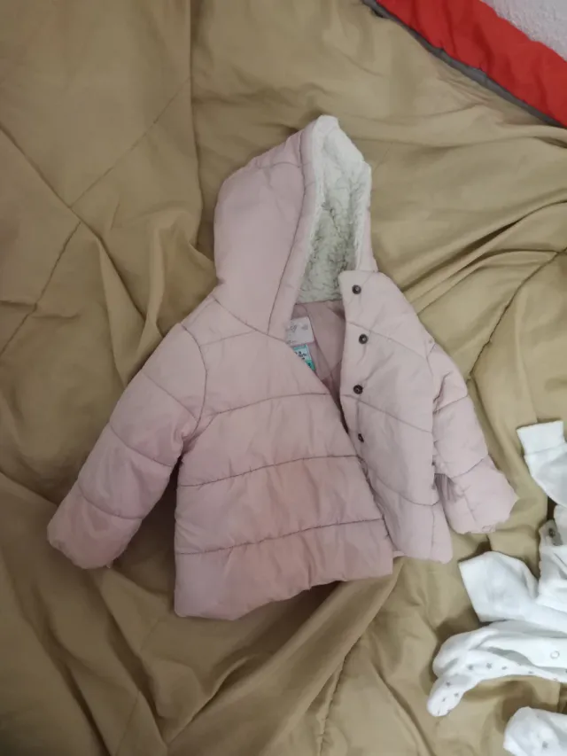 Abrigo rosa bebé con forro sherpa