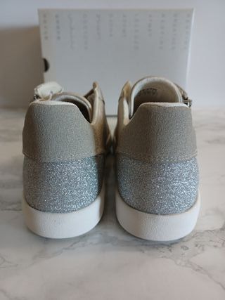 Geox Blomiee A, talla 37(37.5EU) plantilla 24cm