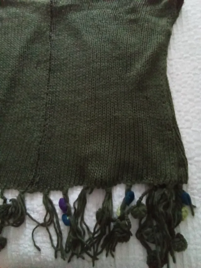 Poncho de punto en verde y morado