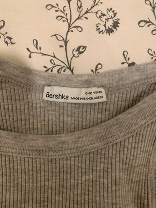 Top Acanalado Gris Bershka 10-12 Años