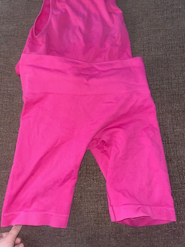 Conjunto deportivo rosa