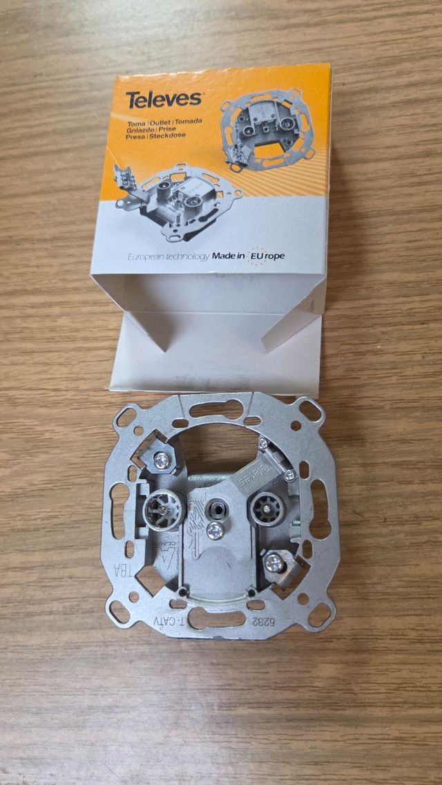 40 und Televes Toma TV T-CATV 5232 4 € und