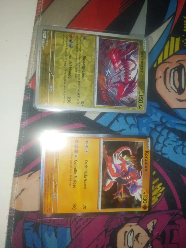 Cartas Pokémon Eternatus y Koraidon Holo