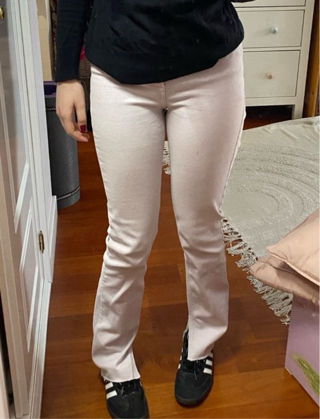 Vaqueros acampanados violeta Zara 