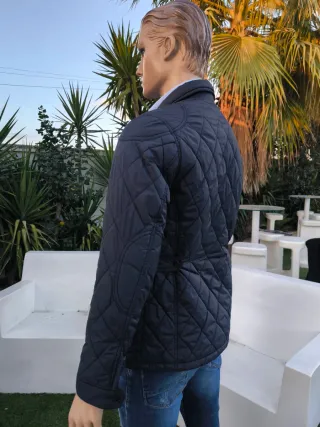 Chaqueta acolchada hombre elegante