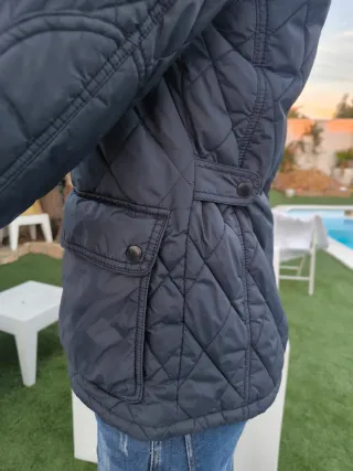 Chaqueta acolchada hombre elegante