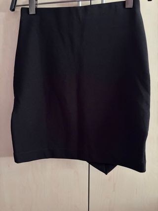 Falda corta H&M negra Talla XS