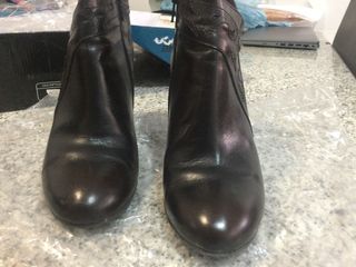 Botines negros de cuero