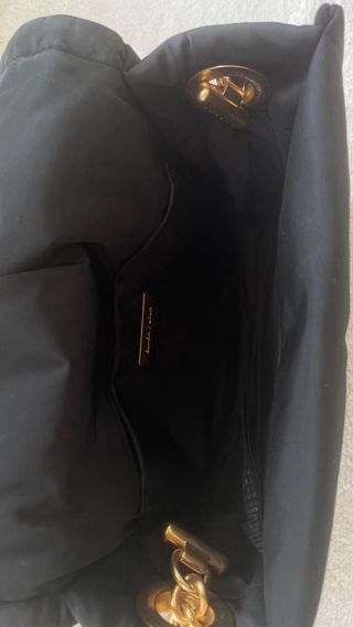 Bolso Bimba y Lola Negro con Logo Dorado