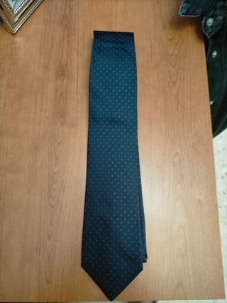2 Corbatas azul con puntos verdes a 5€ la unidad