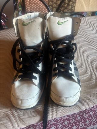 Botas Nike a cuadros verdes y blancas