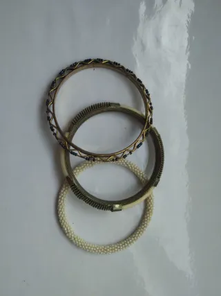 Lote 3 Brazaletes Dorados y Blancos