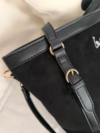 Bolso elegante negro de calidad