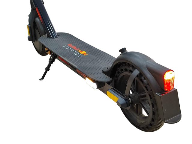 SCOOTER ELÉTRICO RED BULL RACE TEEN 8.5 COM CARREGADOR