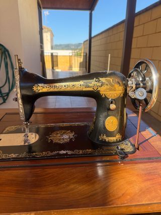 Máquina de coser Singer antigua
