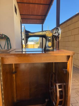 Máquina de coser Singer antigua