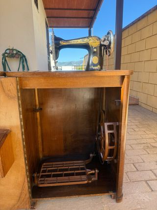 Máquina de coser Singer antigua