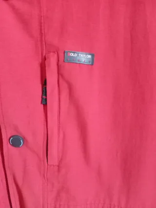 Chaqueta cortavientos hombre roja