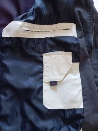 Chaqueta cortavientos hombre roja