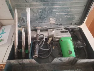 Martillo Eléctrico Hitachi con Cinceles