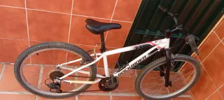 Bicicleta Rockrider Blanca