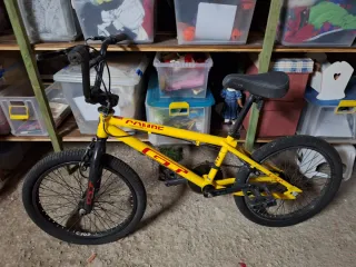 Bicicleta BMX GT Match Amarilla
