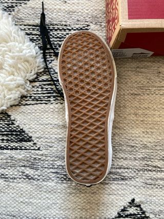 Zapatillas Vans Authentic burdeos 
Talla 37