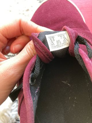 Zapatillas Vans Authentic burdeos 
Talla 37