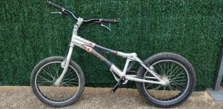 Bicicleta Trial Monty 221PR
