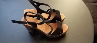 Sandalias de tacón negras
