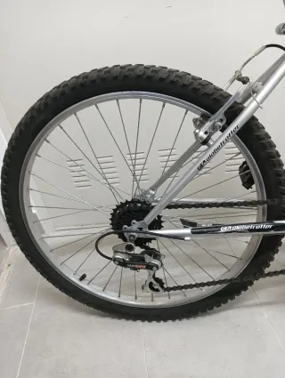 Bicicleta Globe Trotter Roja y Plata