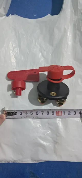 Desconectador de batería rojo