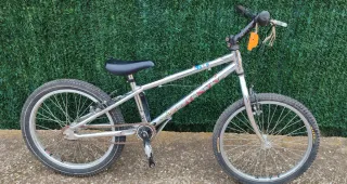 Bicicleta Trial Monty 219