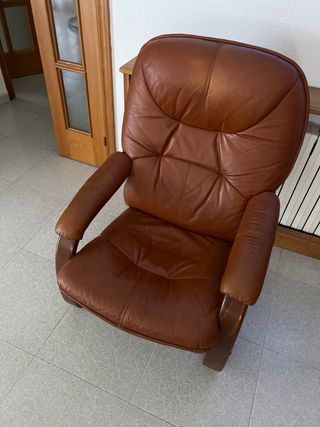 Sillón de cuero marrón