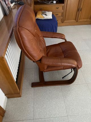 Sillón de cuero marrón