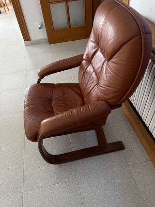 Sillón de cuero marrón
