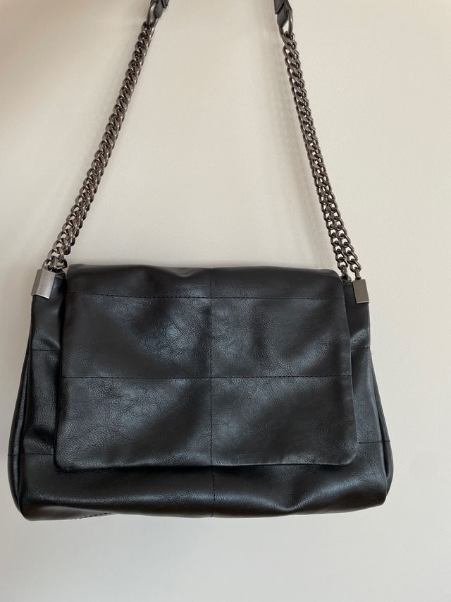 Bolso de piel negro con cadena de Zara ROCK nuevo