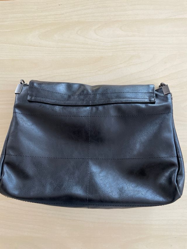 Bolso de piel negro con cadena de Zara ROCK nuevo