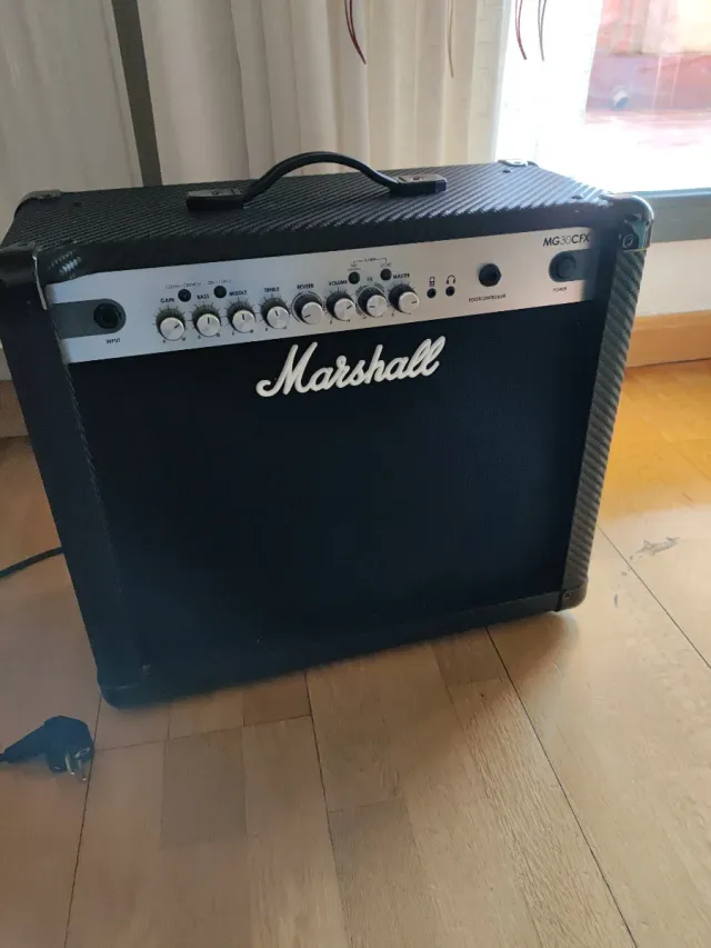 Marshall MG30CFX Amplificador Guitarra