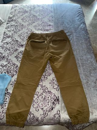 Pantalones cargo Zara marrones