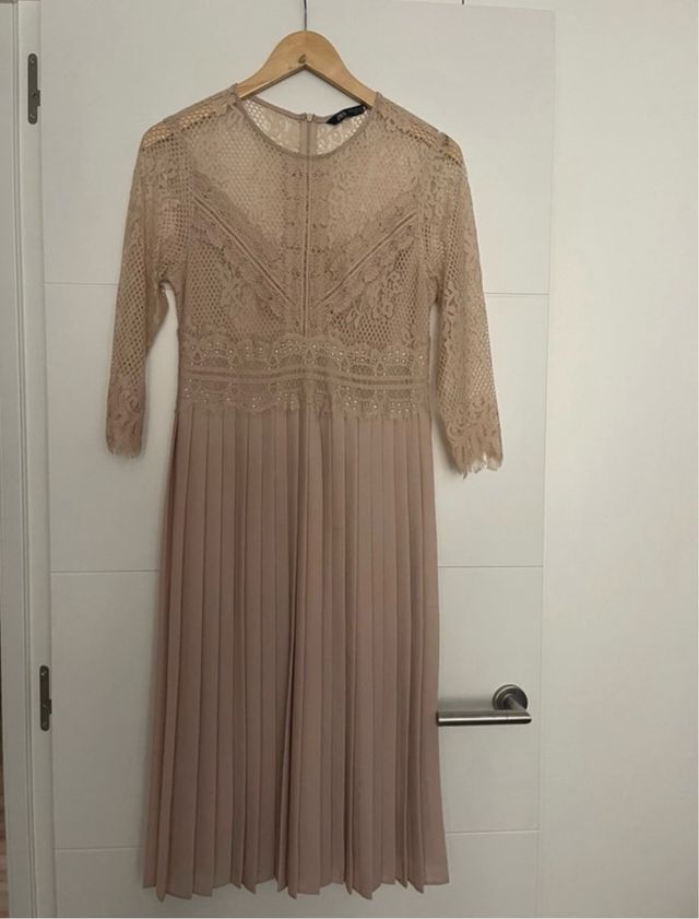 Vestido Zara Nude Encaje y Plisado