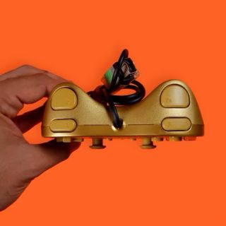 Mando Clásico Dorado / Wii