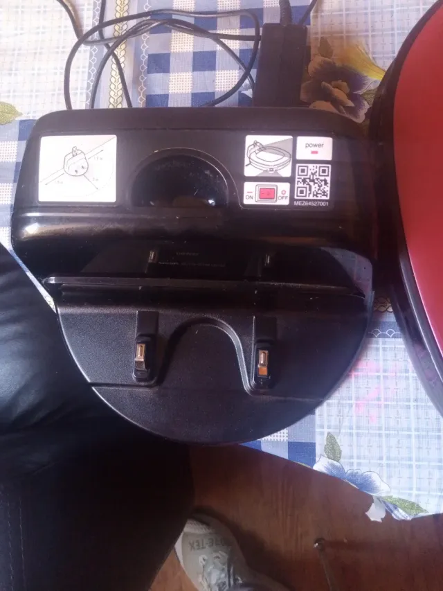 Aspirador Robot LG HOM-BOT con Cámara y Mando