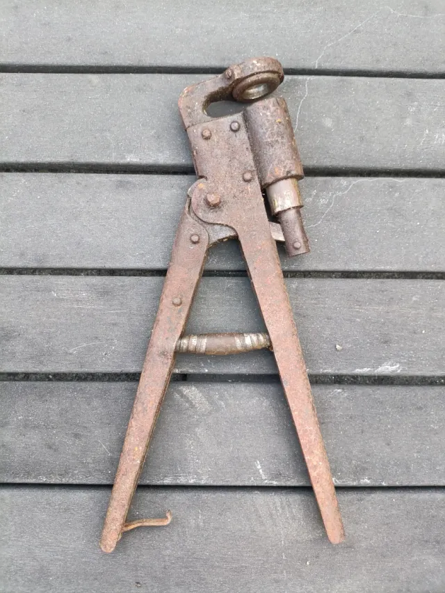 Pinza reductora de tubos