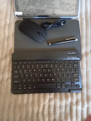 Tablet Android Touch 10 Plus con accesorios